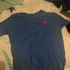 Nike tee